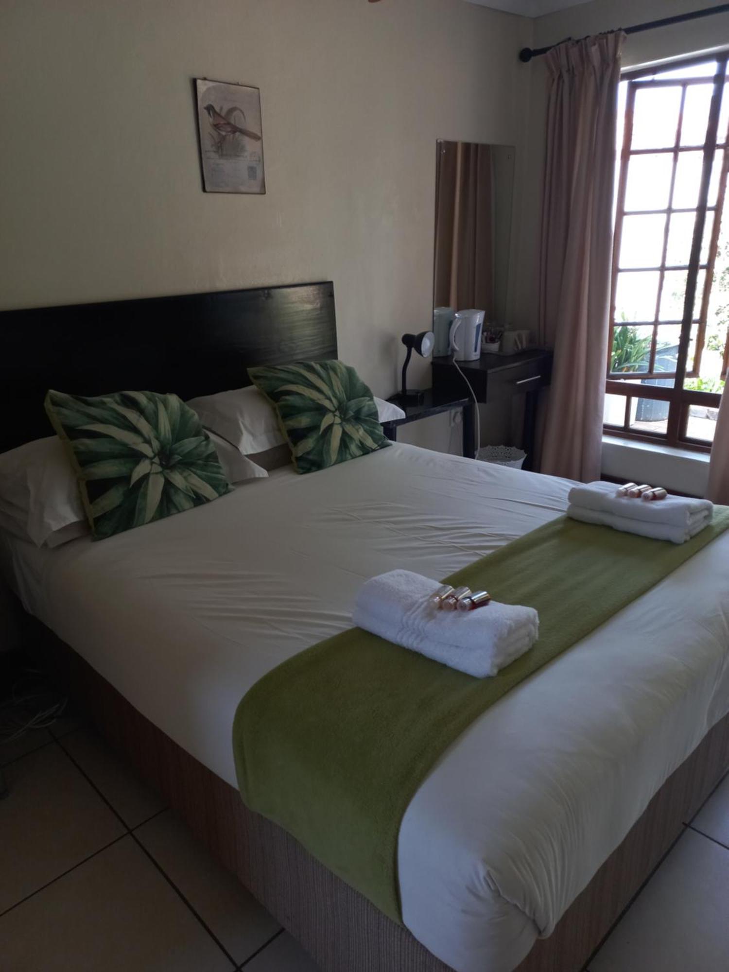 Or Tambo Guest House كمبتون بارك المظهر الخارجي الصورة