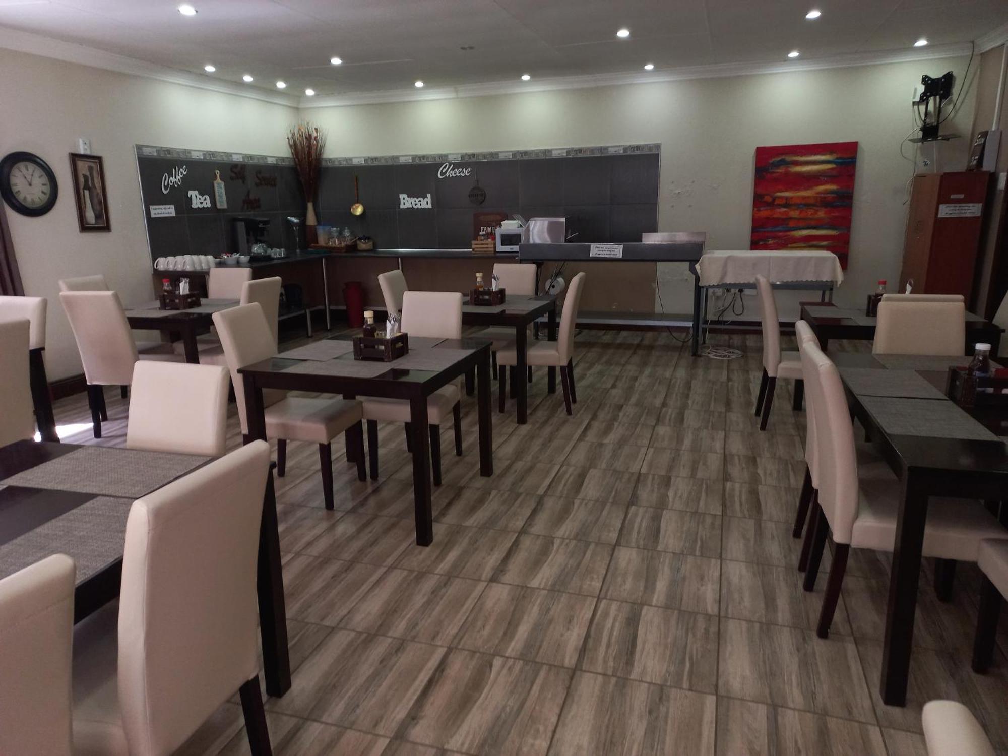 Or Tambo Guest House كمبتون بارك المظهر الخارجي الصورة