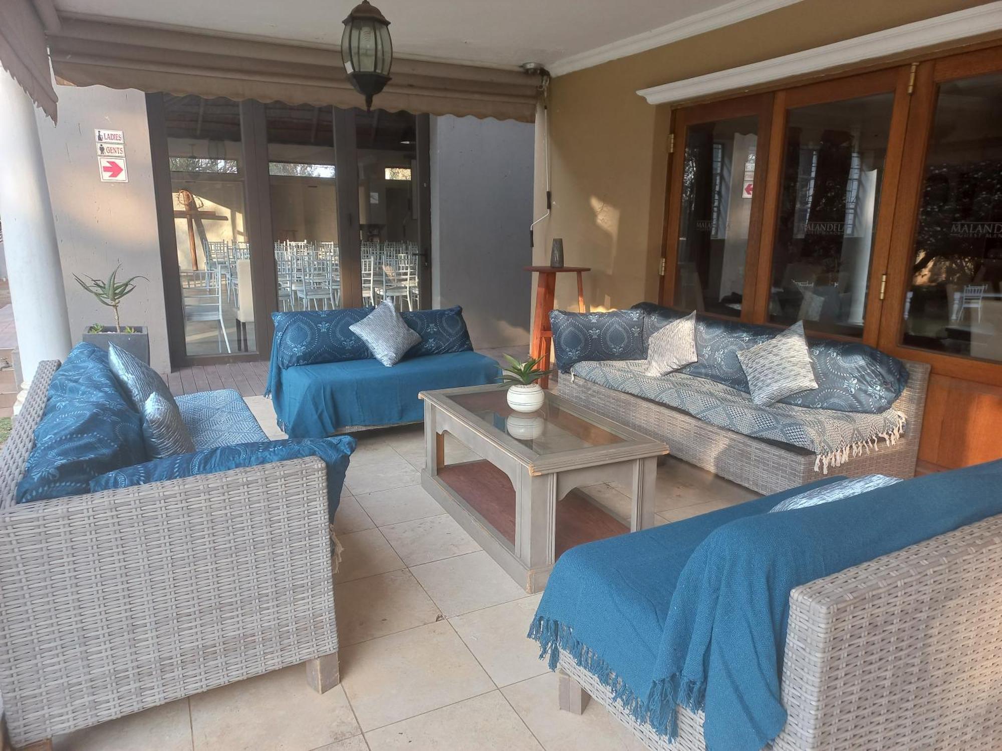 Or Tambo Guest House كمبتون بارك المظهر الخارجي الصورة