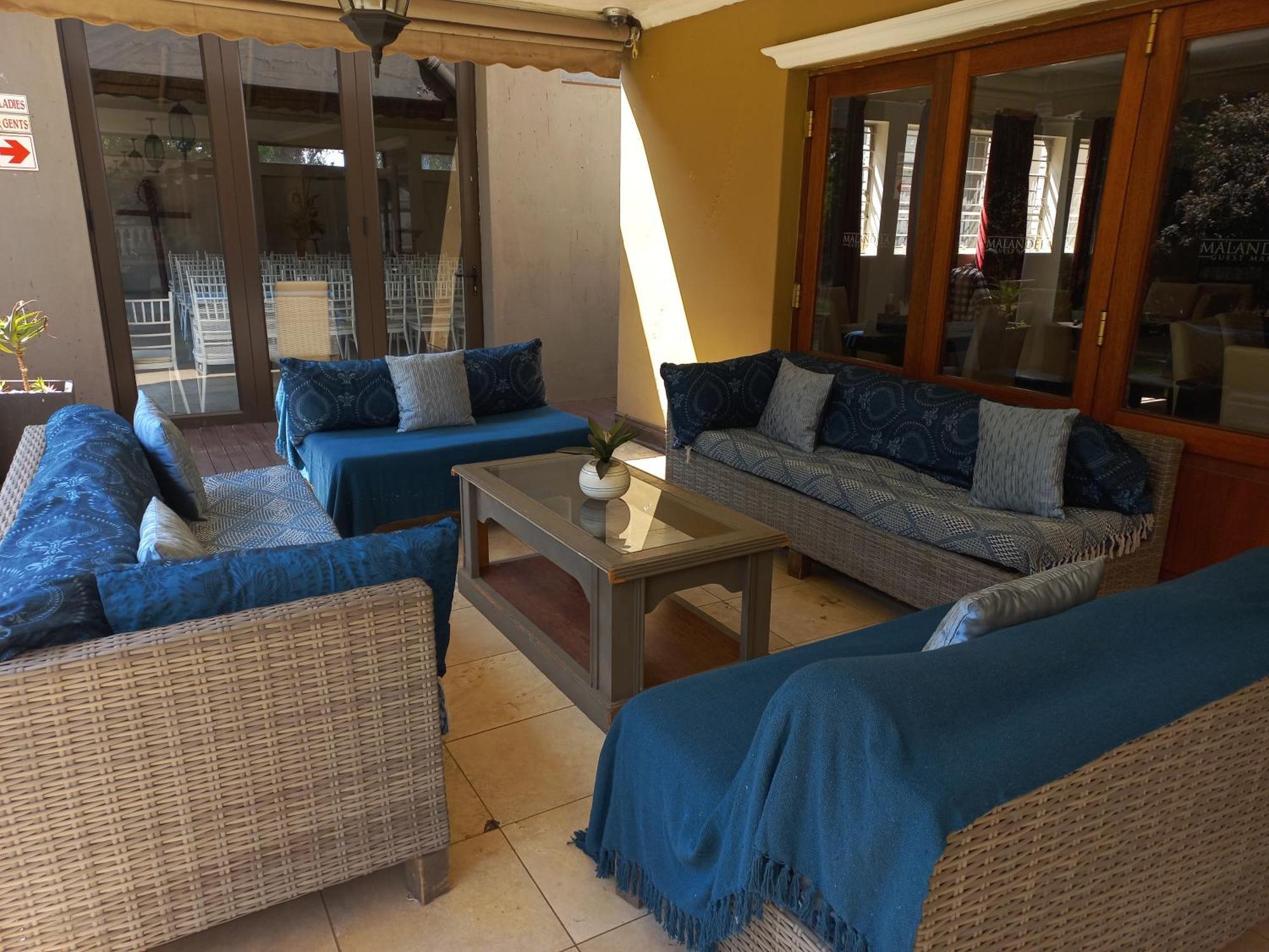 Or Tambo Guest House كمبتون بارك المظهر الخارجي الصورة