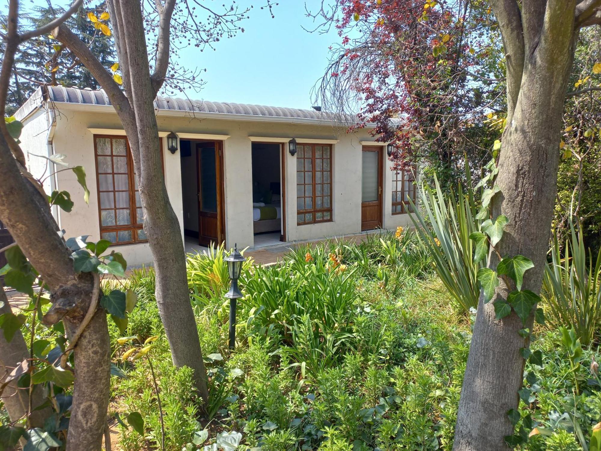 Or Tambo Guest House كمبتون بارك المظهر الخارجي الصورة